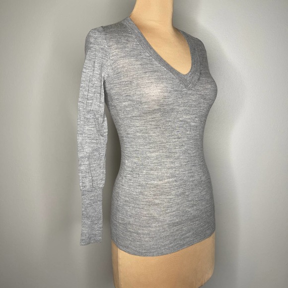 J.Crew Gray 100% Merino Wool Minimalist V-neck Sweater XXS 2XS Petite Friendly - Picture 1 of 9